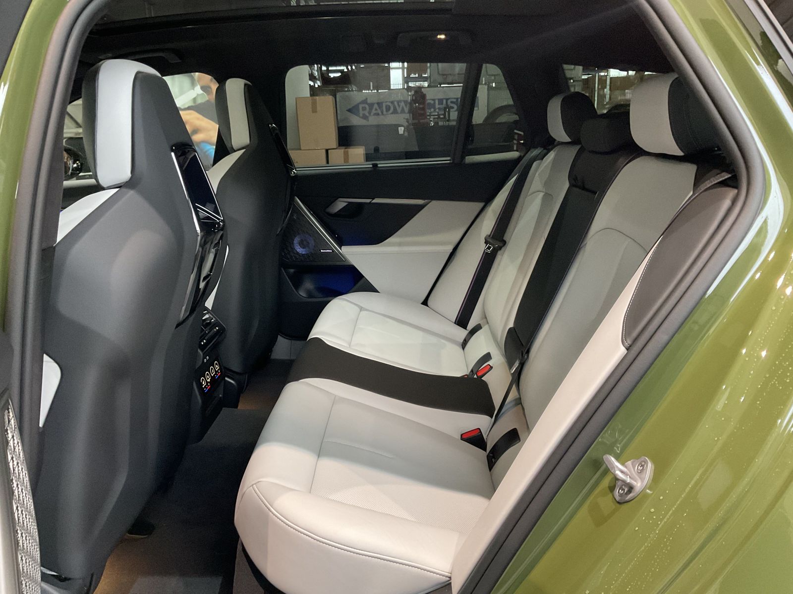 Fahrzeugeinzelansicht 13 Fahrzeugabbildung BMW M5 Touring 0,5% Versteuerung,Sonderlackierung~Pa