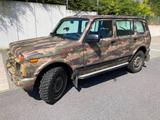 Lada NIVA 2131, fünf Türen, Tarnfleck - Lada Urban von privat