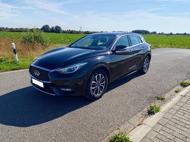 Nissan Infiniti Q30 1.5d, TÜV neu. Tausch möglich