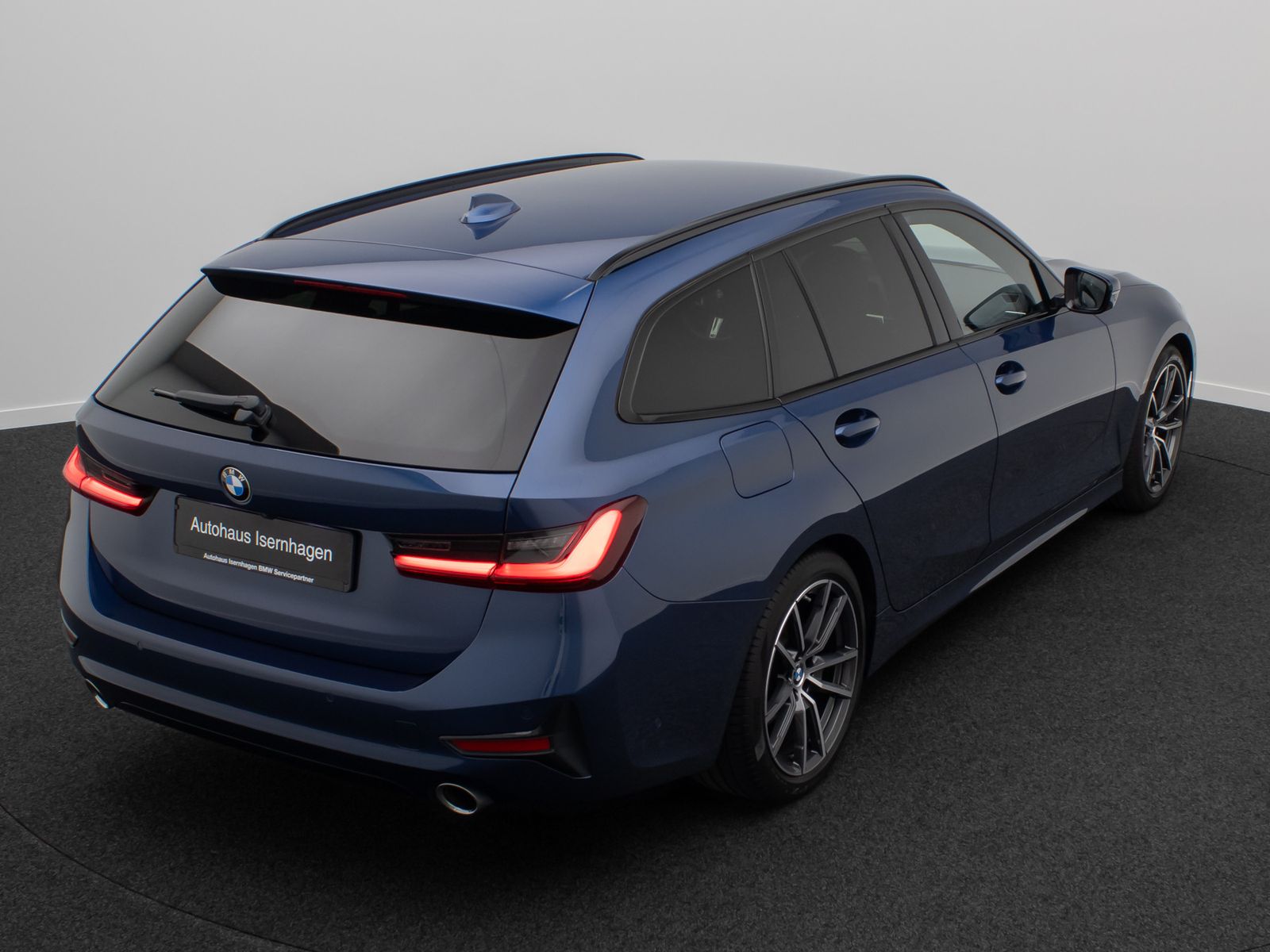 Fahrzeugabbildung BMW 320d SportLine Alarm DAB HiFi Komfort Kamera 18"