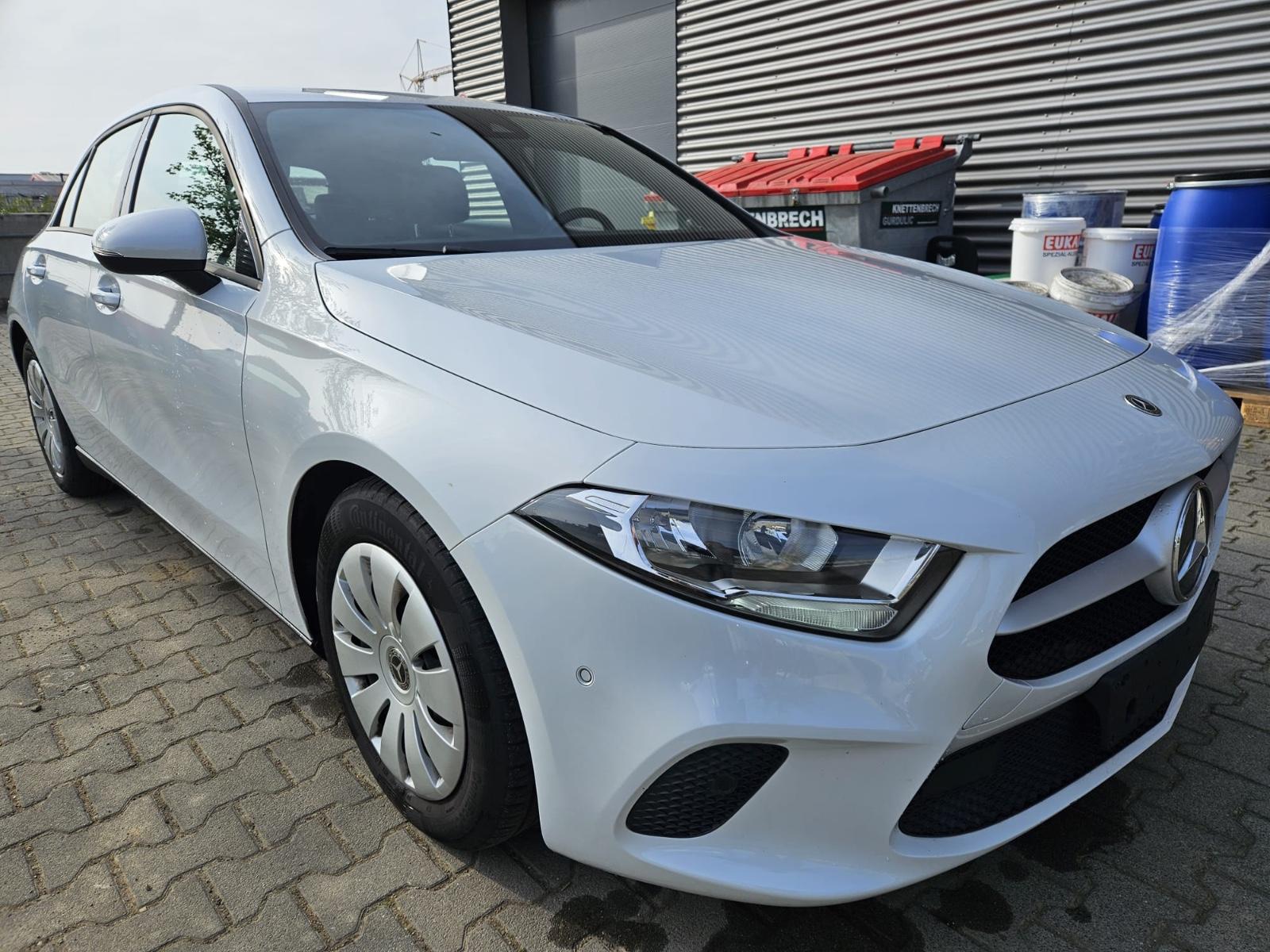 Mercedes-Benz A160 EDITION * NAVIGATION * PDC * TEMPOMAT