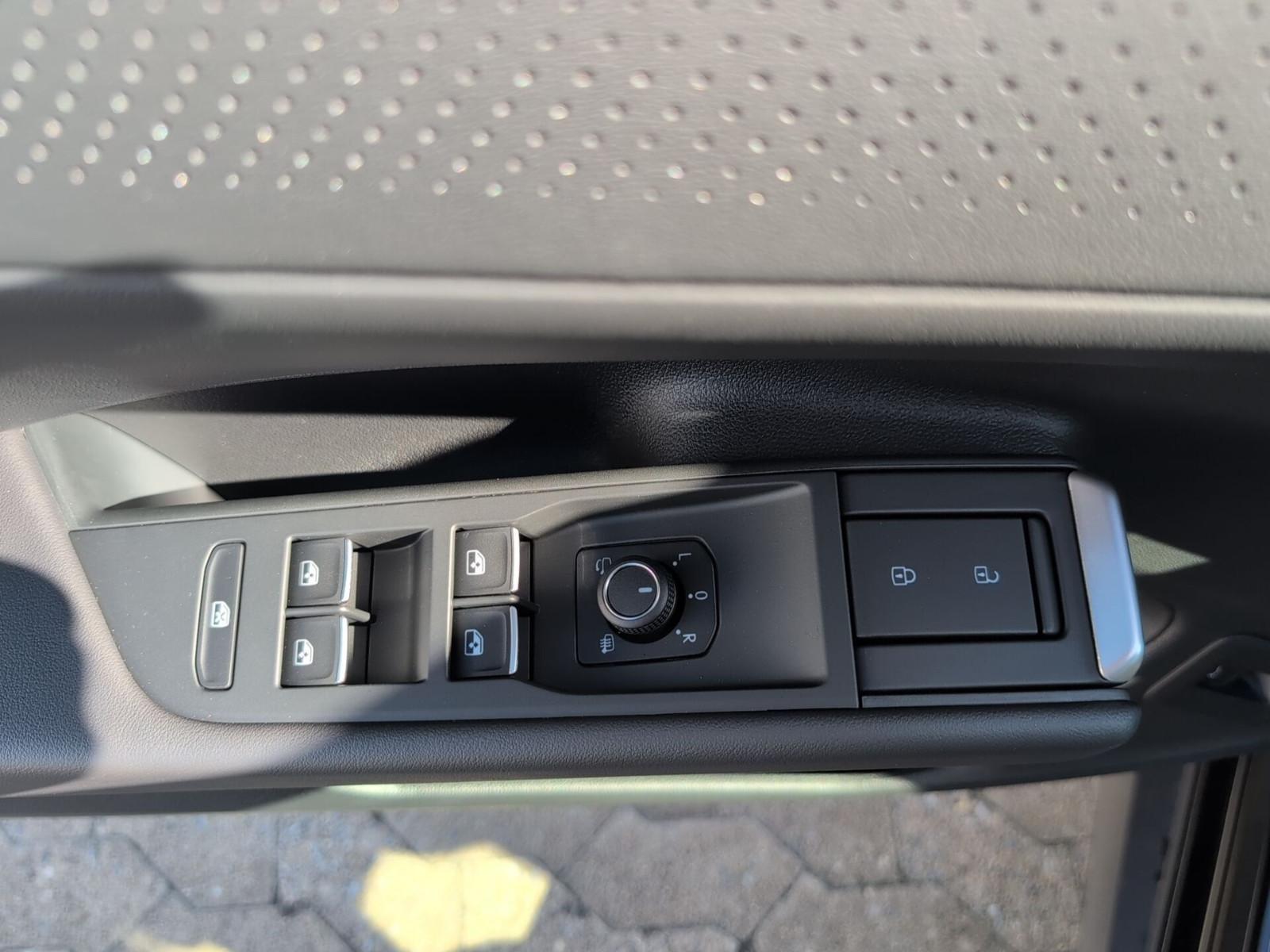 Volkswagen T-Roc 1.5 eTSI R-Line+AHK+RFK+BLACKSTYLE+EASYOPE, миниатюра 22