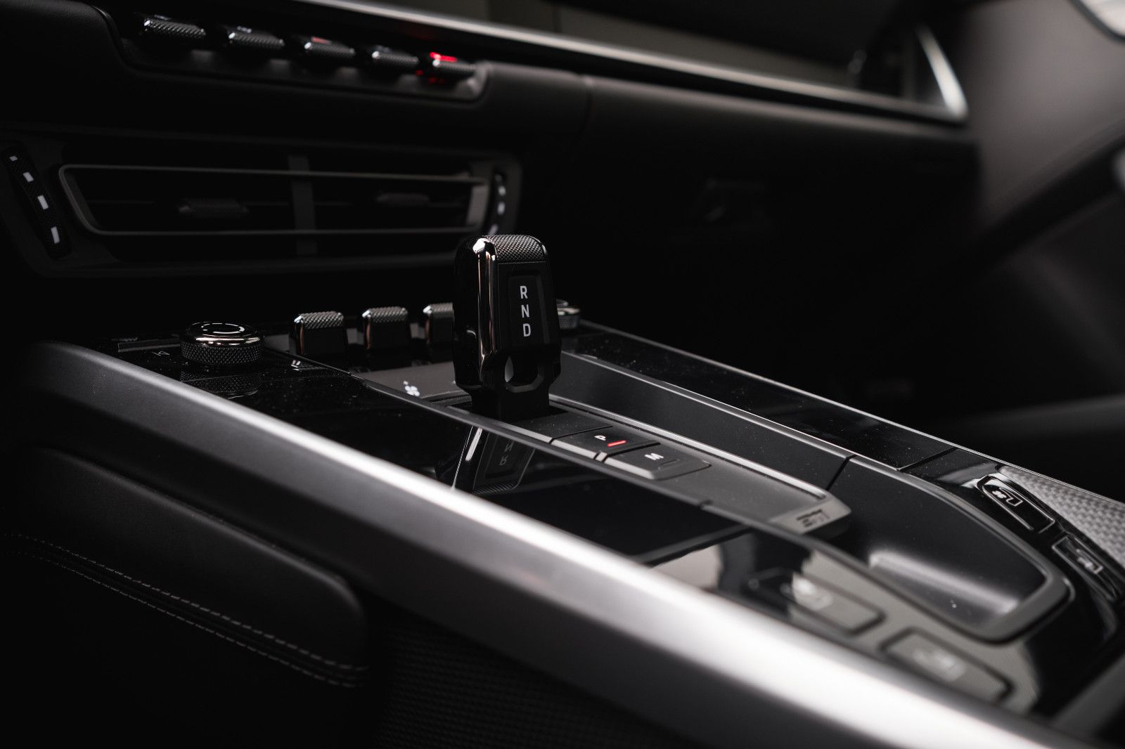 Fahrzeugabbildung Porsche 992/911 Turbo S - Lift - LED - 360´´ - InnoDrive