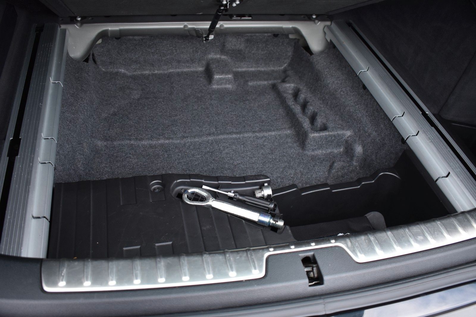 Fahrzeugabbildung BMW X6 xDrive 30 d M Sport Keyless-Go GSD HUD