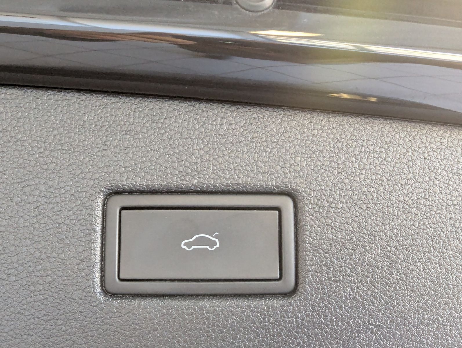 VW Tiguan 2.0 TDI DSG R-Line Matrix Pano HUD AHK 20 - Image 21