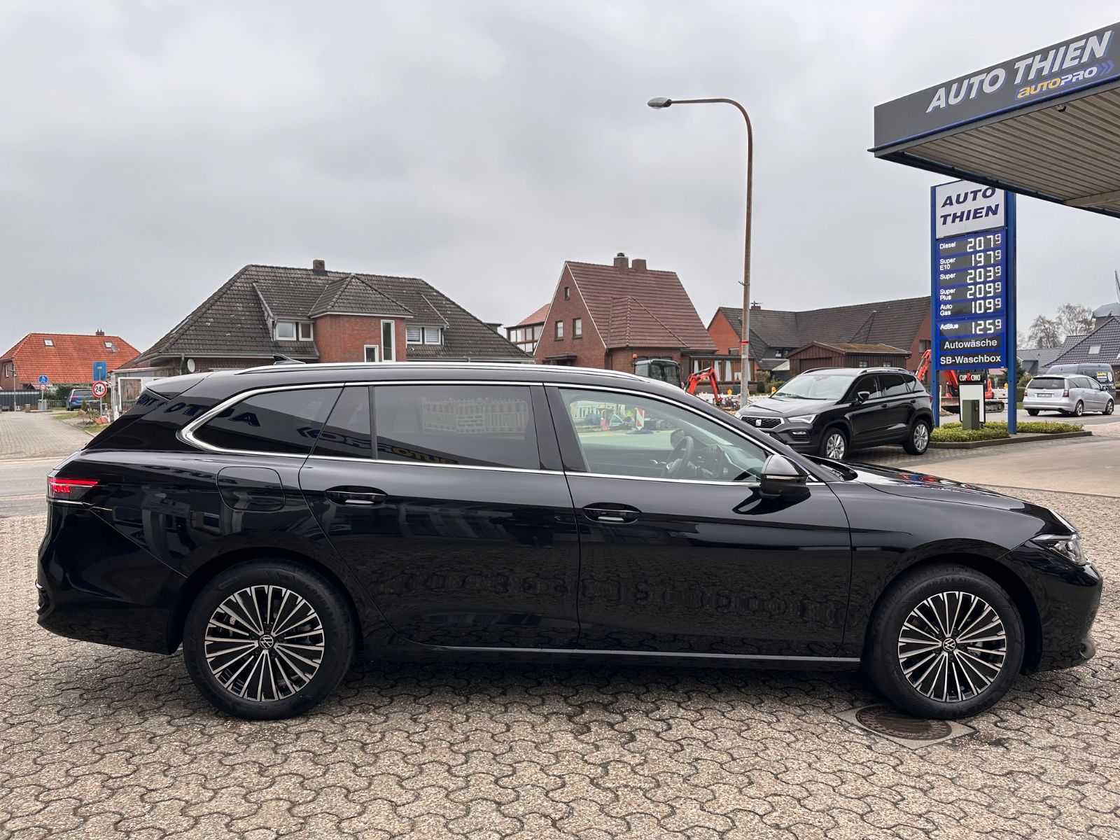 Fahrzeugabbildung Volkswagen Passat Variant 2.0 TDI Elegance Matrix/AHK/Navi