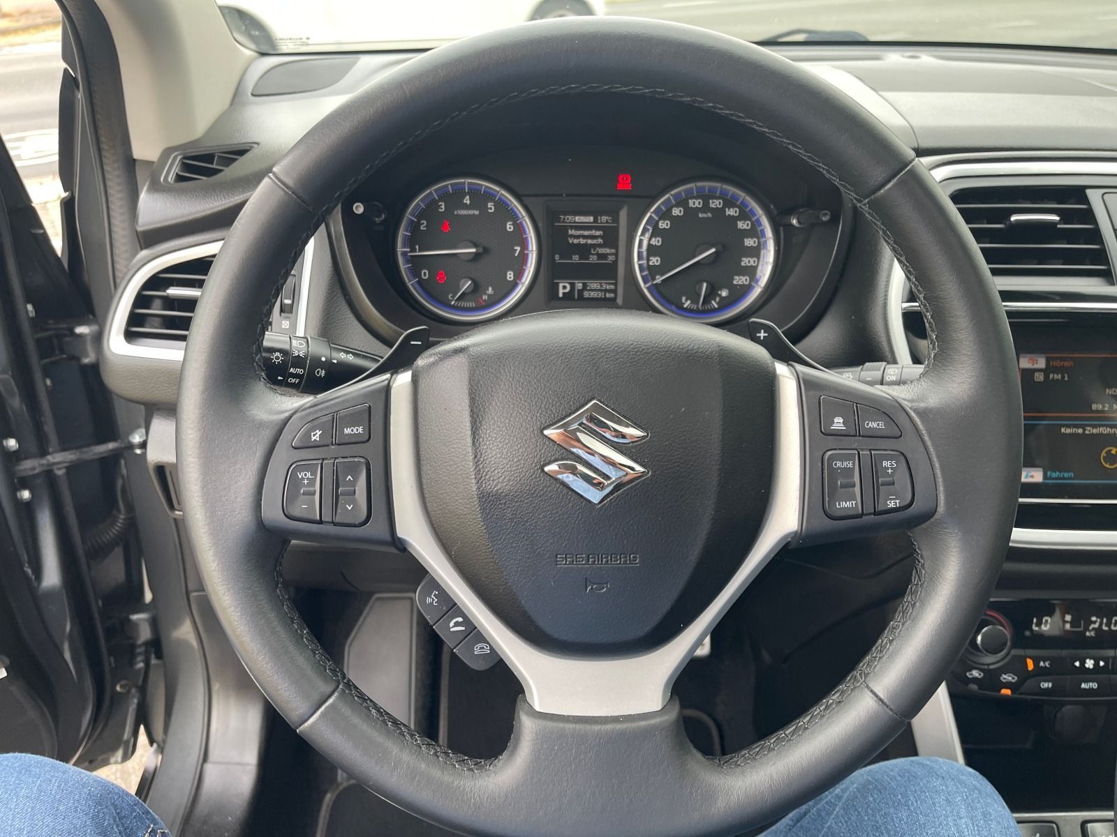 Fahrzeugabbildung Suzuki SX4 S-Cross Comfort+ 4x4/AHK/Allwetter