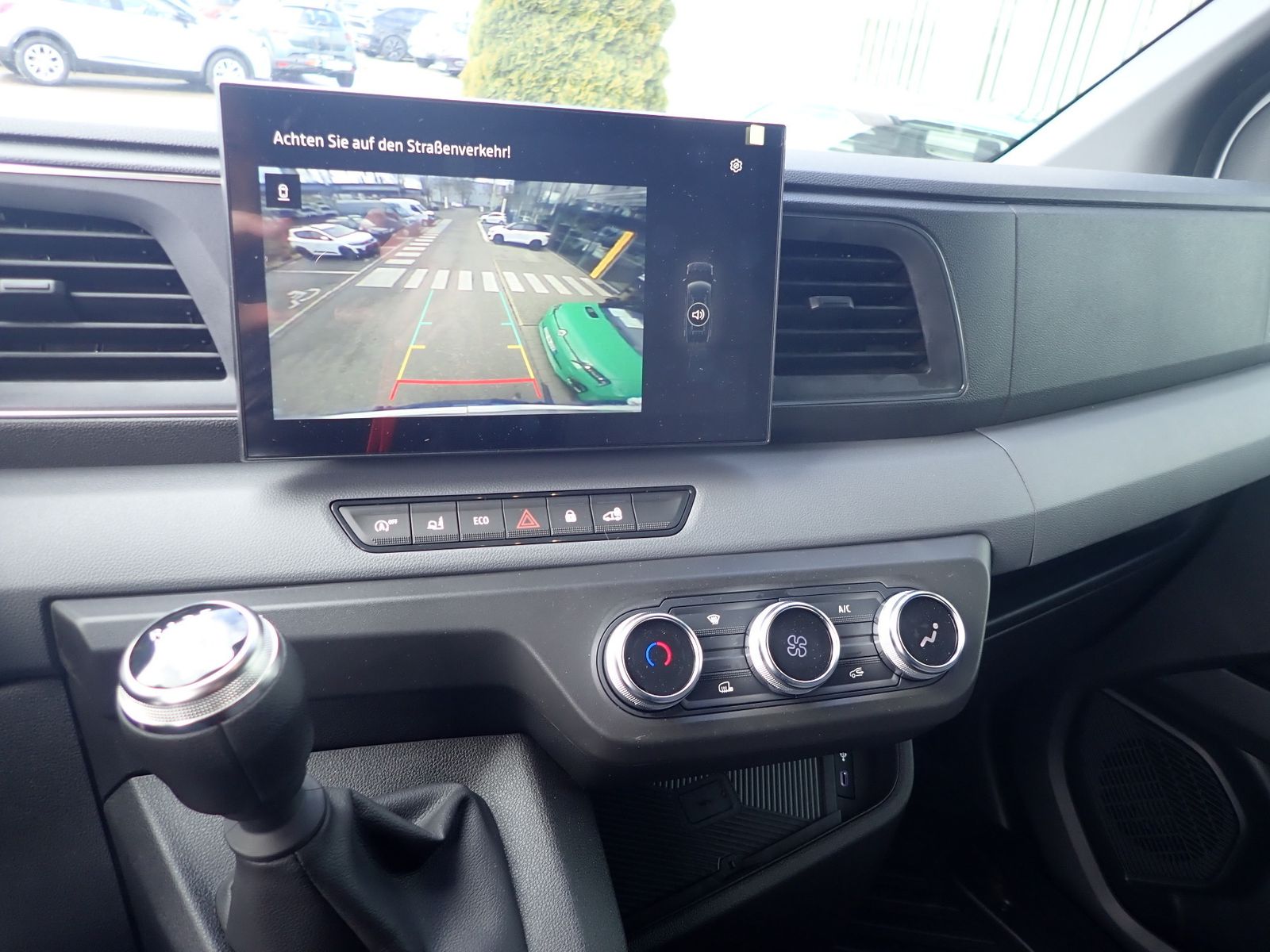 Fahrzeugabbildung Renault Master Kastenwagen FWD Kasten extra L2H2 3,5t Bl