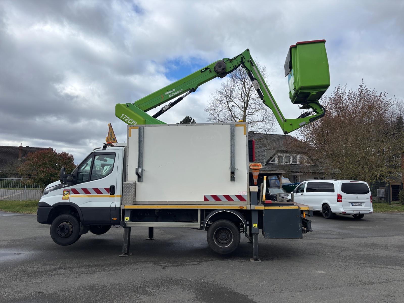 Iveco Daily 70C18 Hubarbeitsbühne 17,3m