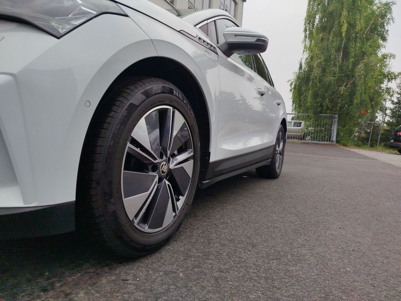Fahrzeugabbildung SKODA Enyaq 80X ENYAQ iV 80X 195/82 E1A