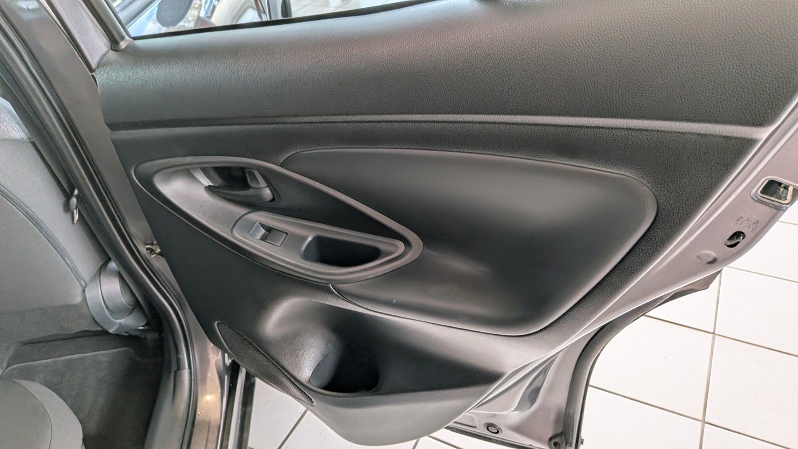 Fahrzeugabbildung Toyota Yaris Cross Team Deutschland Rückfahrkamera