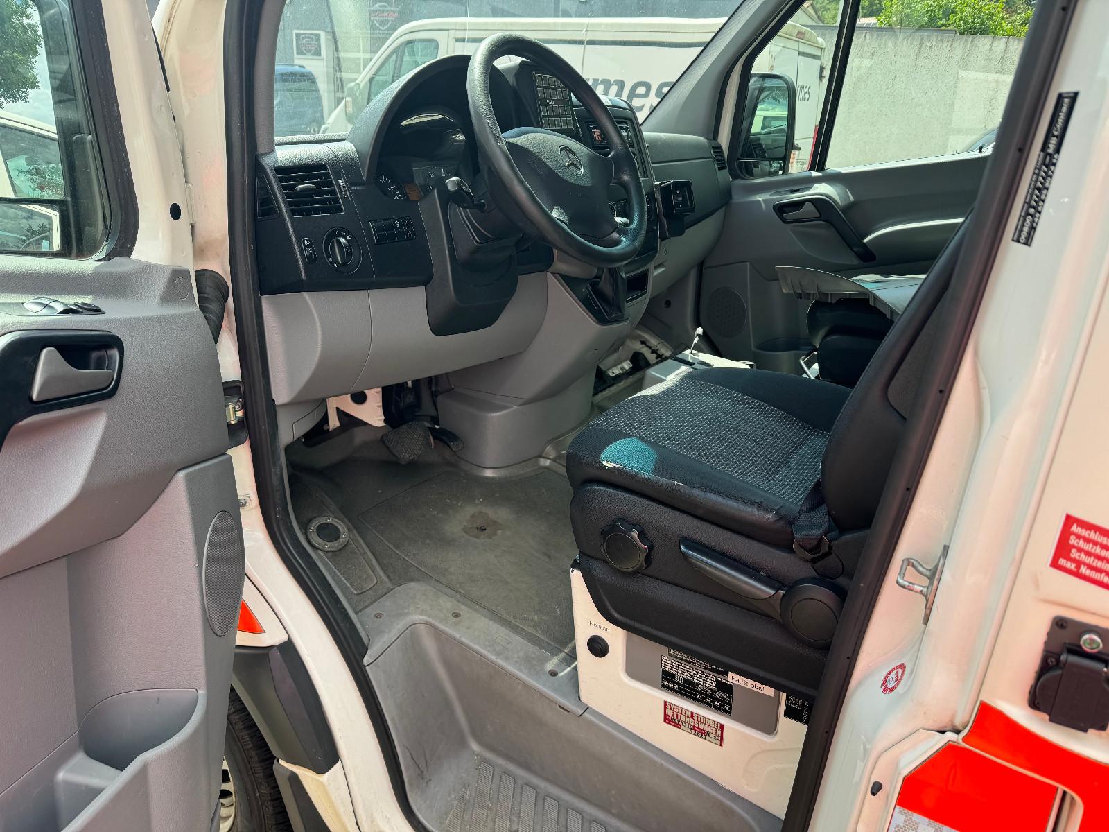 Mercedes-Benz Sprinter 2012 — photo 13