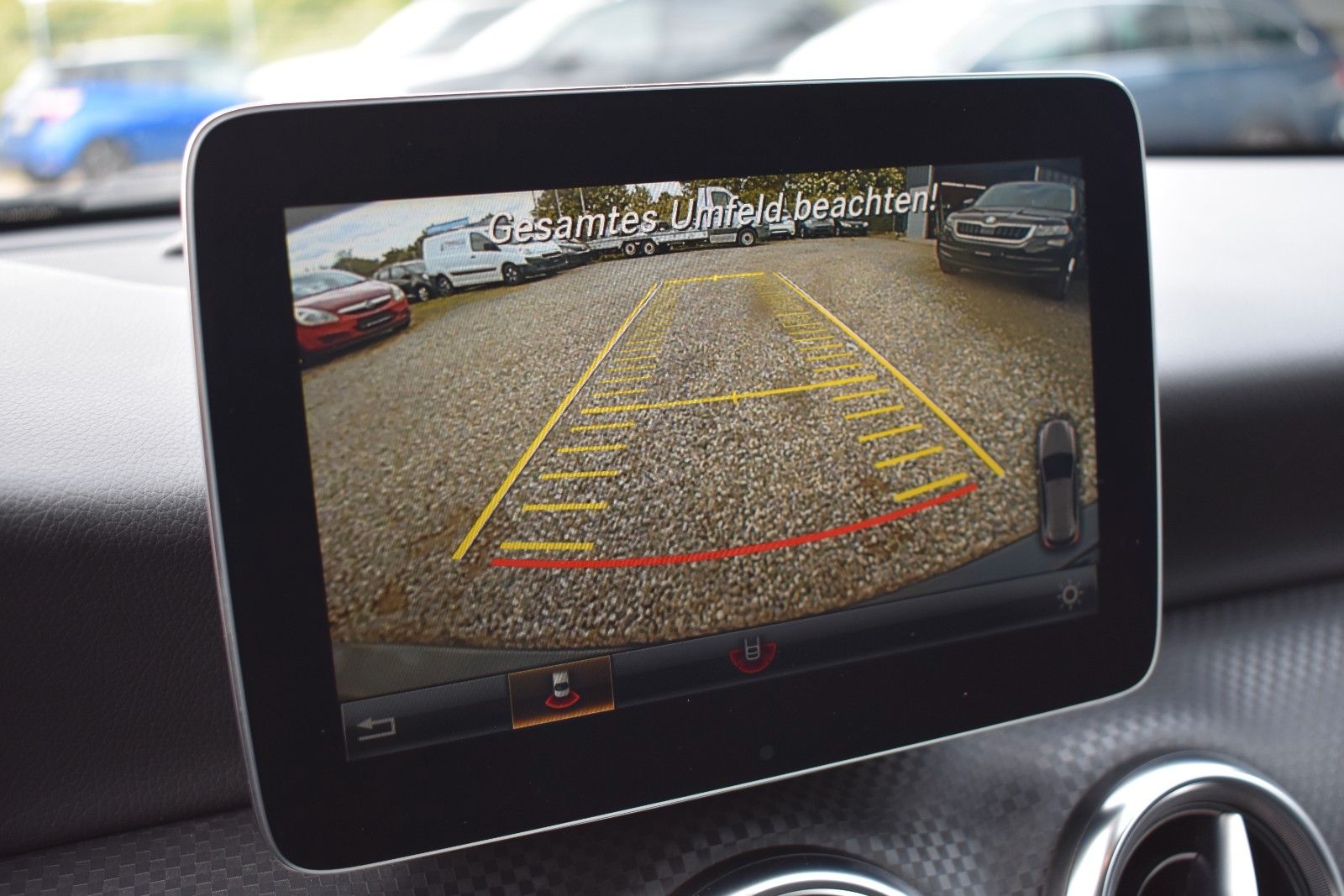 Fahrzeugabbildung Mercedes-Benz A 180 BlueEfficiency Urban Autom. Navi Kamera
