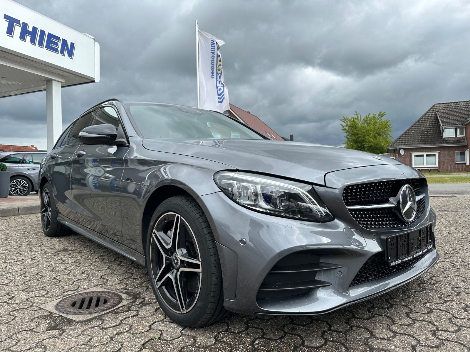 Fahrzeugabbildung Mercedes-Benz C 300 de T-Modell Night Edition AMG AHK/Standhzg
