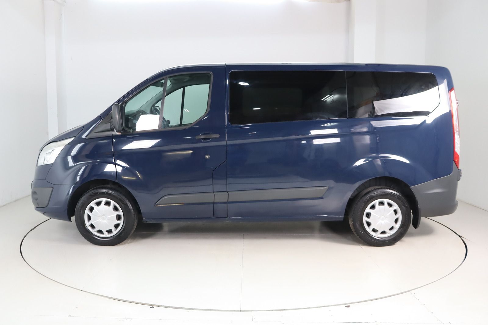 Fahrzeugabbildung Ford Transit Custom Kombi 310 L1 H1 Trend 2.0 EcoBlue