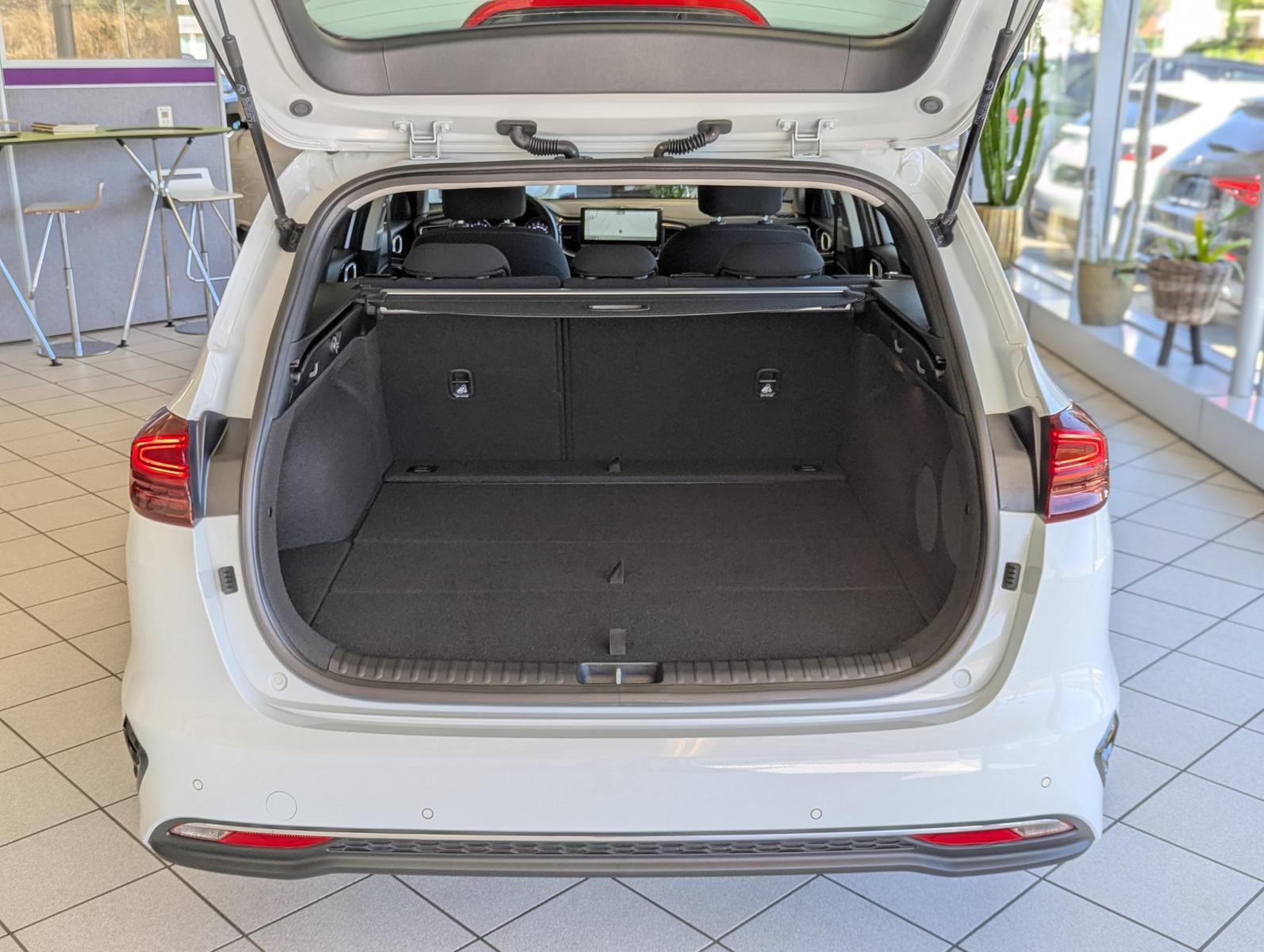 Kia cee'd Sportswagon 1.5 DCT Spirit LED JBL Cam 7J