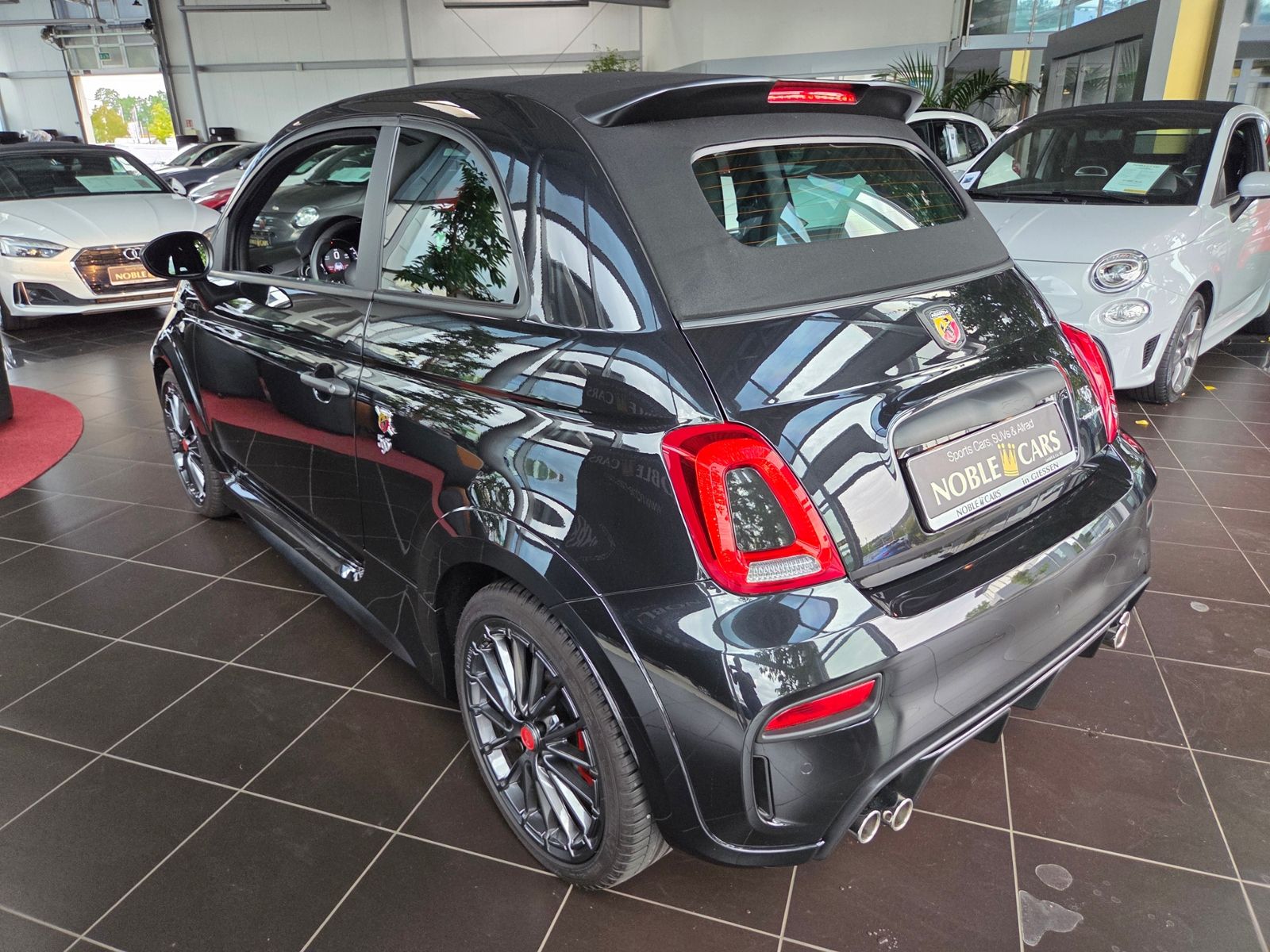 Fahrzeugabbildung Abarth 595C Competizione NAVI CarPlay