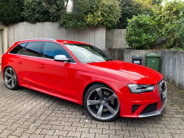 Audi RS4 B8