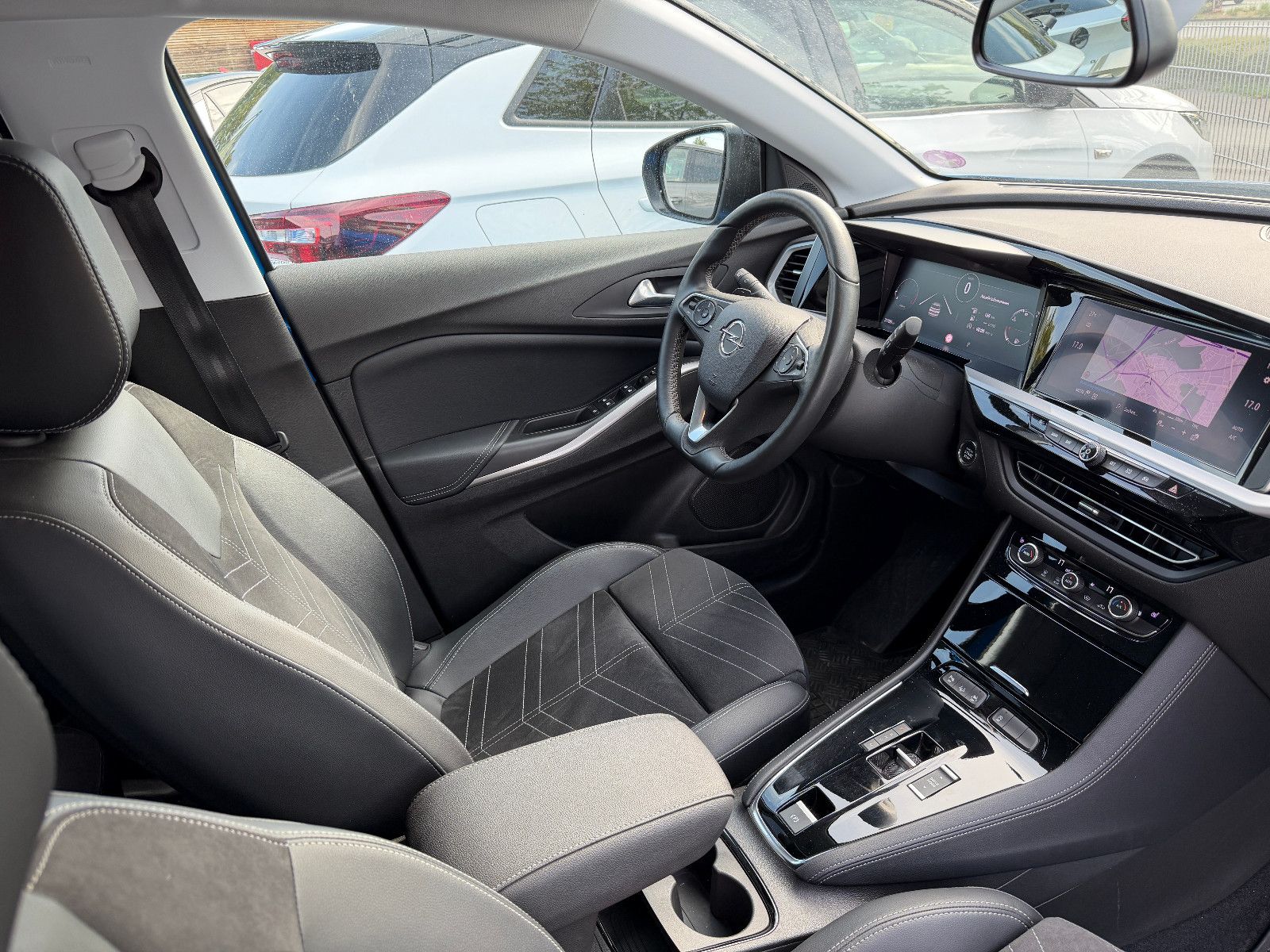 Fahrzeugabbildung Opel Grandland 1.2 Turbo GS 96KW Automatik