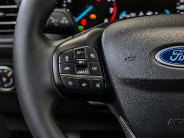 Ford Focus 1.0 Titanium Navi Stauassistent Kamera