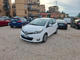 Toyota Yaris 1.0 5 porte Lounge - Toyota Yaris Lounge mit Benzin-Antrieb