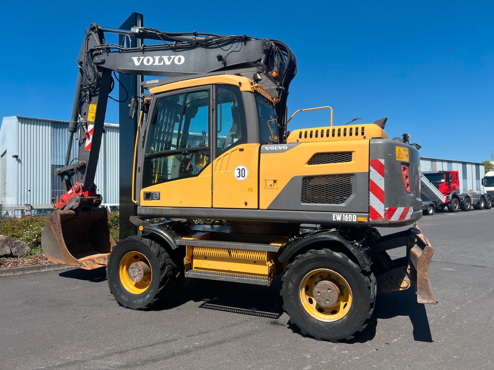 Fahrzeugabbildung Volvo EW160D / 2014 / 1xTieflöffel / Forstschutzgitter