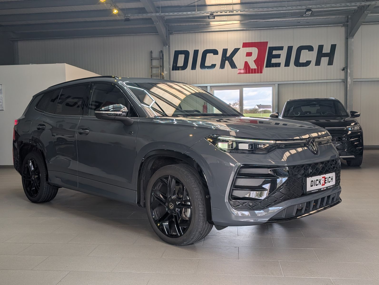 Fahrzeugabbildung Volkswagen Tayron 2.0TDI 4M R-Line Launch Pano Black AHK 20