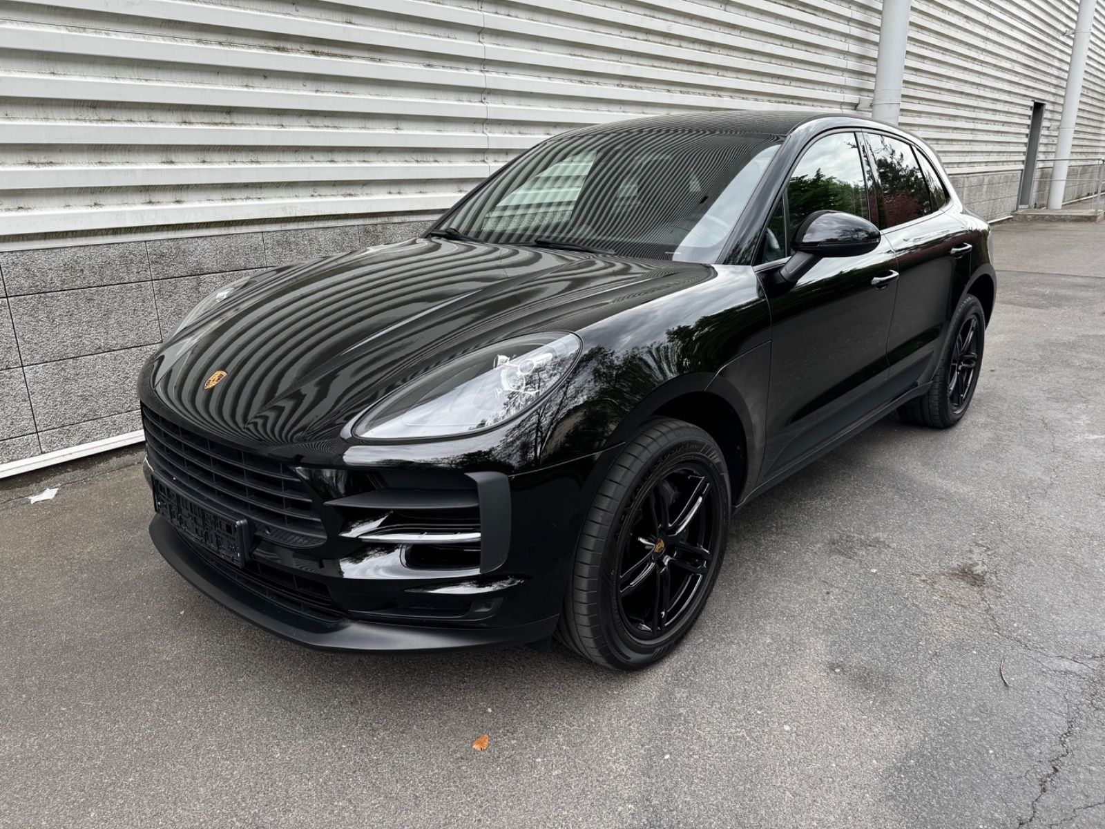 PORSCHE Macan
