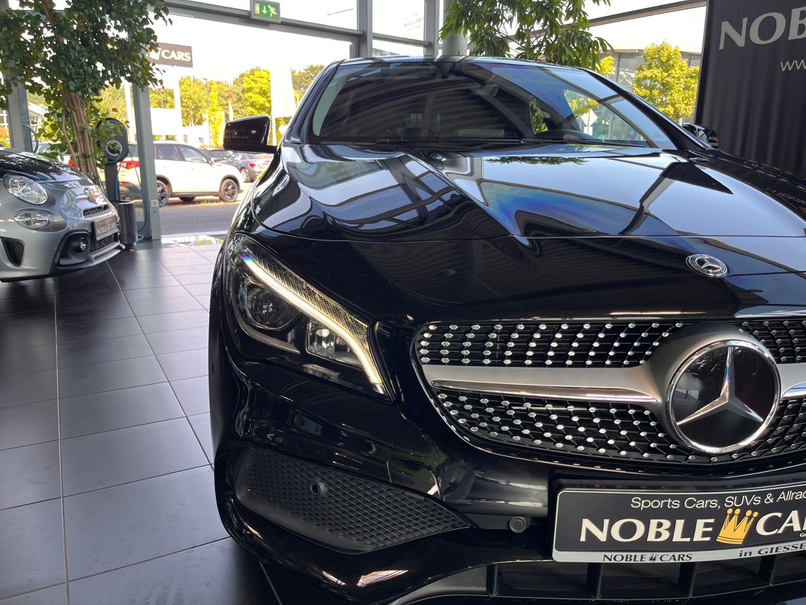 Fahrzeugabbildung Mercedes-Benz CLA 250 Shooting Brake AMG Line ACC LED