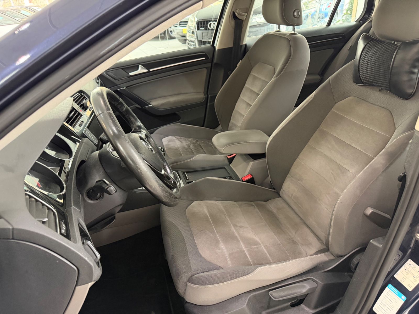 Fahrzeugabbildung Volkswagen Golf VII Lim. Highline BMT