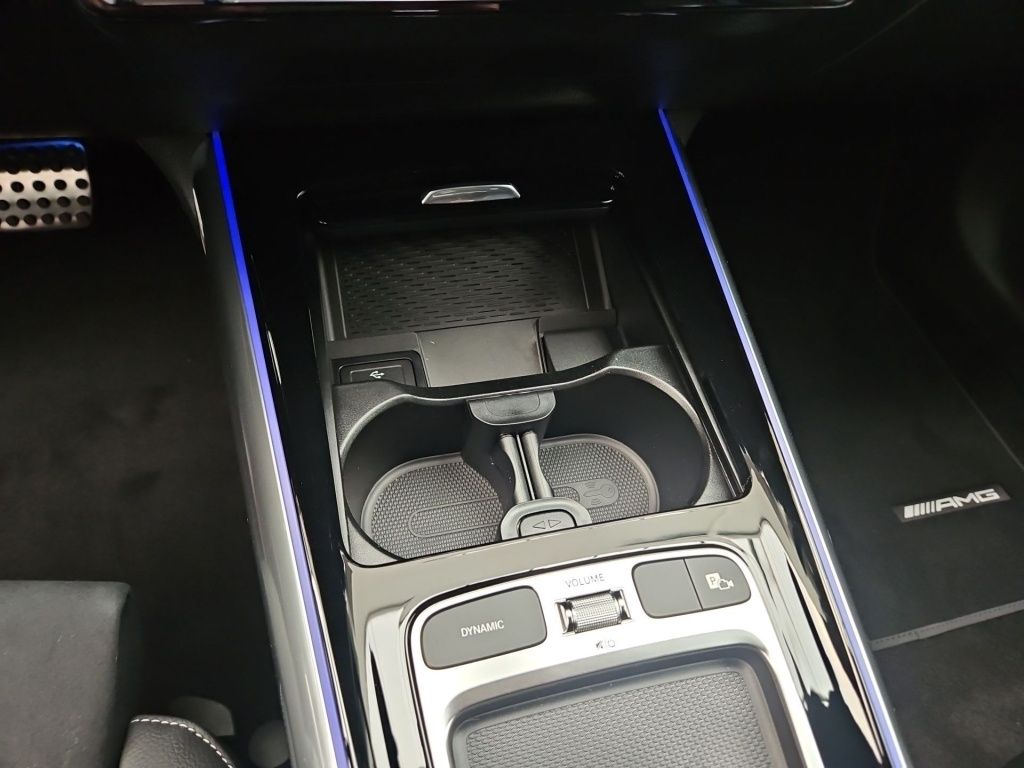 Fahrzeugabbildung Mercedes-Benz GLA 200 ++AMG-LINE+NIGHT+AHK+MULTIBEAM+KEYLESS++