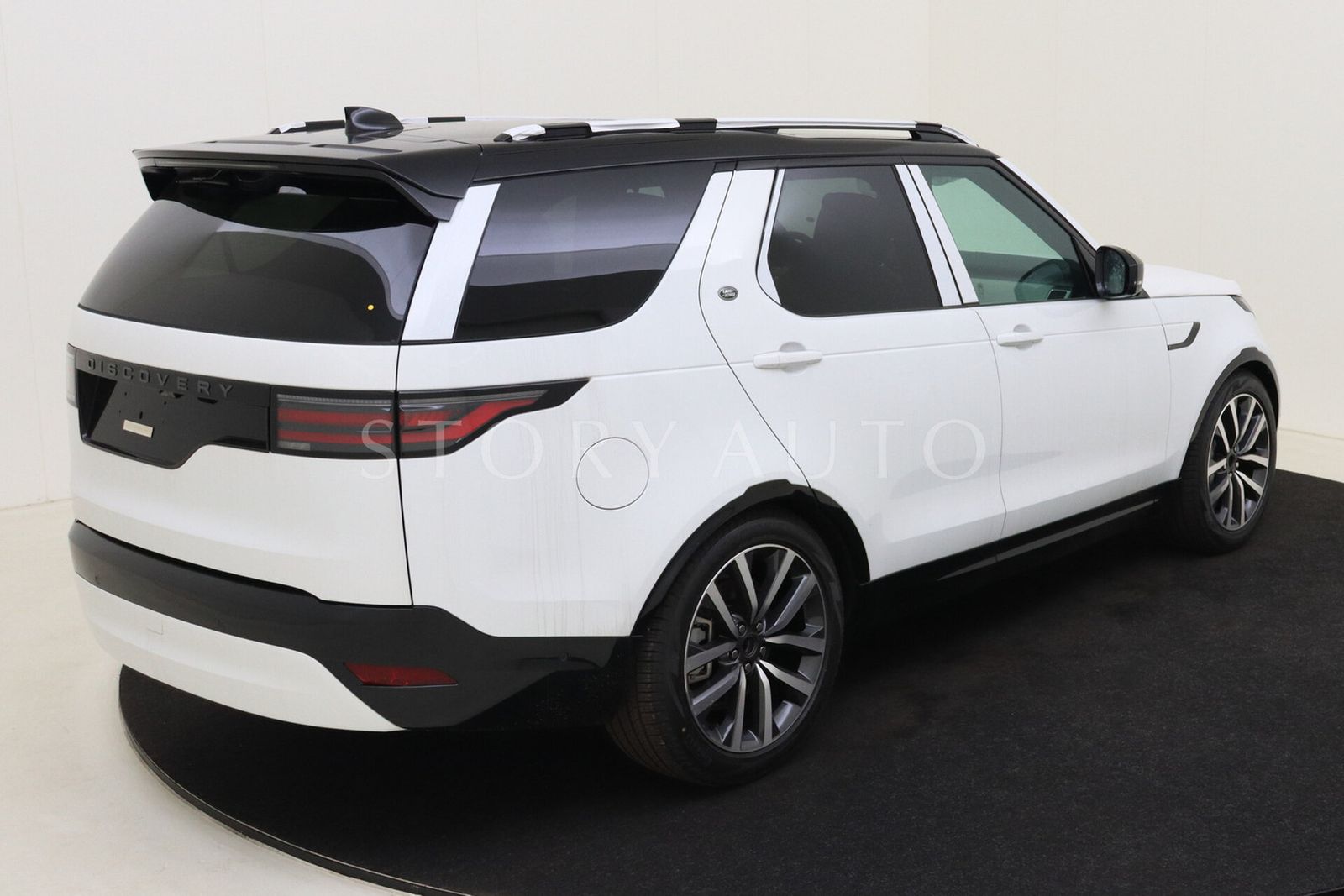 Land Rover Discovery 3.0 D300 Dynamic HSE 7 Seats NO EU/KEI imagem 2