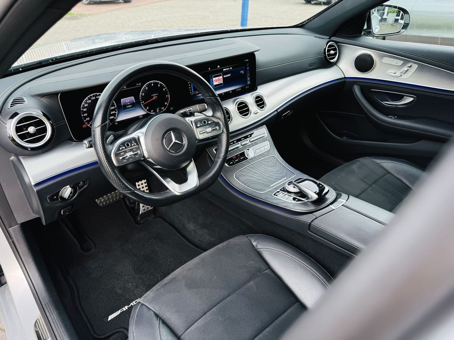 Fahrzeugabbildung Mercedes-Benz E 200 AMG, Multibeam, Memory, 360°, Comand, PTS,