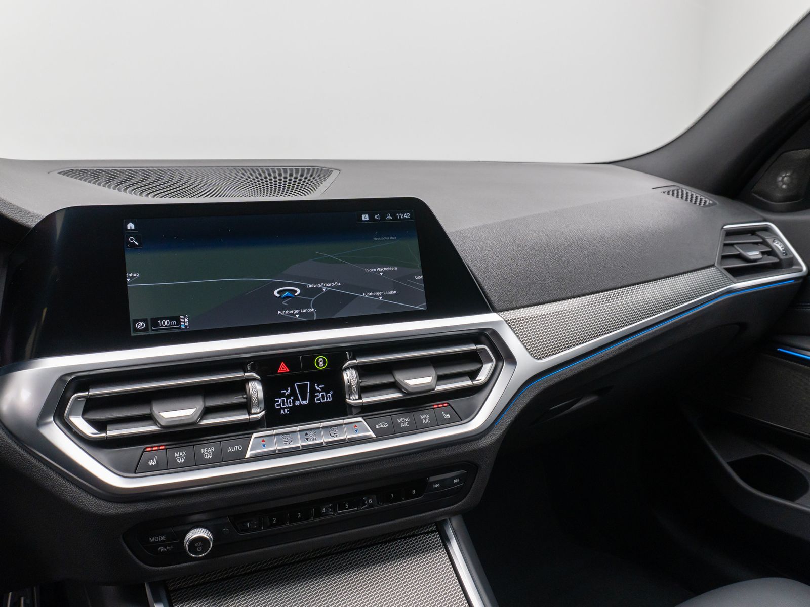 Fahrzeugabbildung BMW 320e M Sport Kamer Laser HUD DAB H/K Komfort 19"
