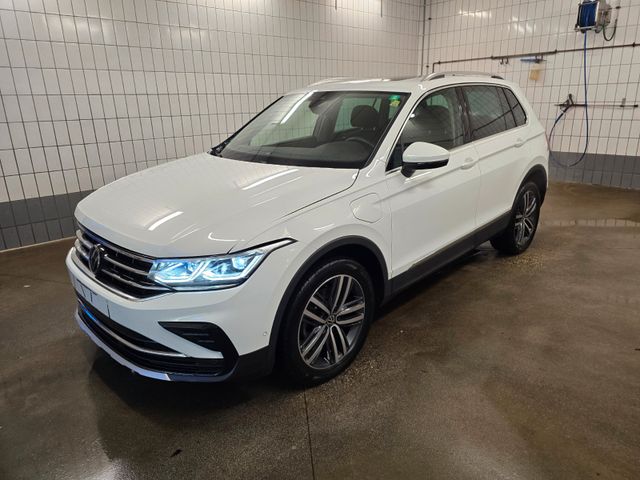 Volkswagen Tiguan Elegance eHybrid PANORAMA