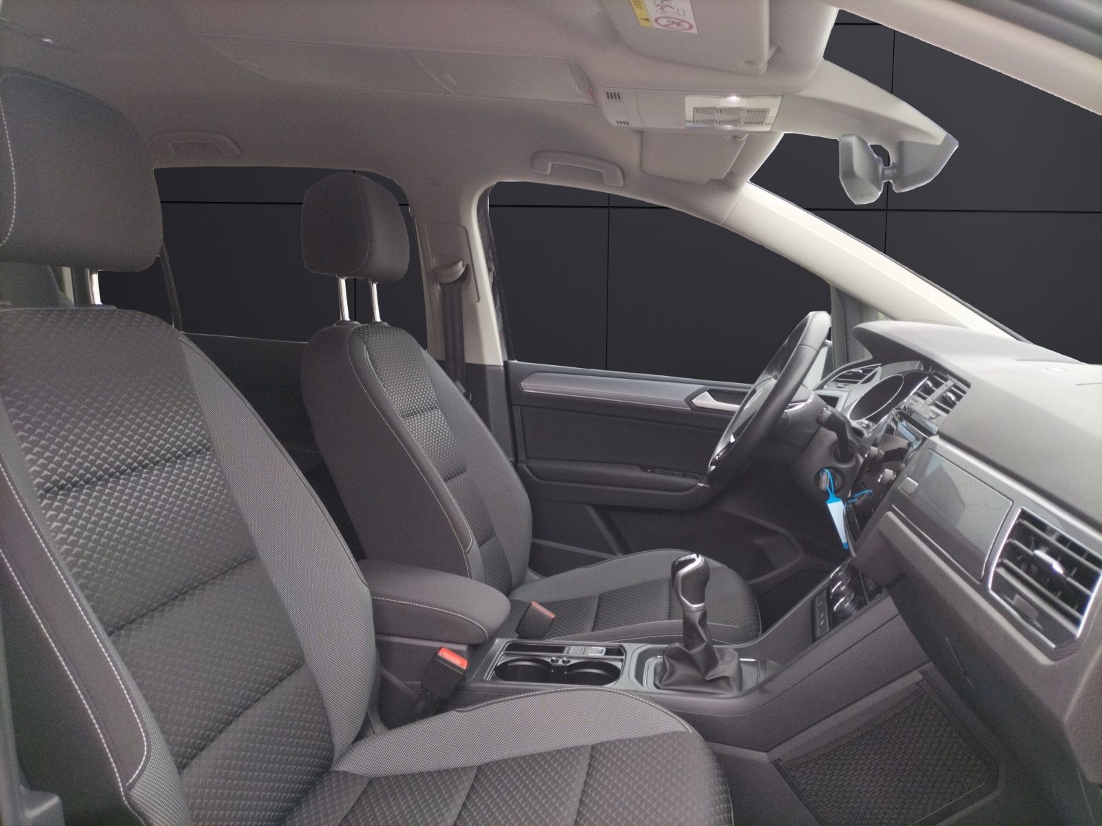 Fahrzeugabbildung Volkswagen Touran TSI Active STH LED Navi ACC Park-Assist S