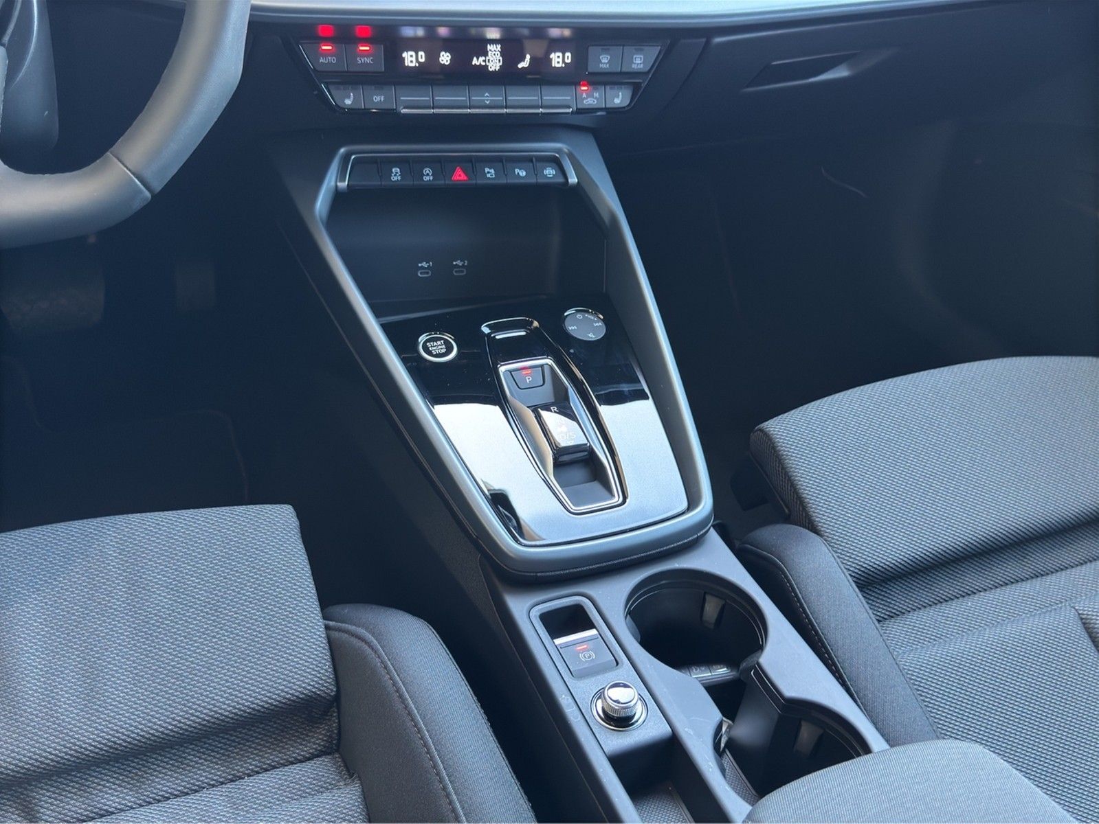 Audi A3 Sportback TFSI quattro advanced black ACC Nav foto 12