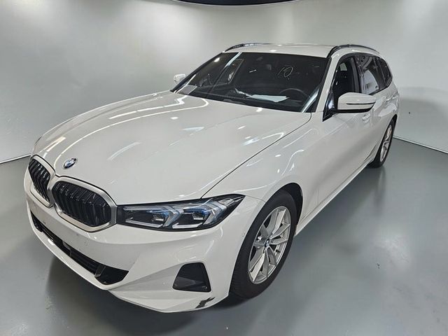 BMW 318d T Shadow-Line AHK*HEADUP*ADAPTIV LED*KOMFOR