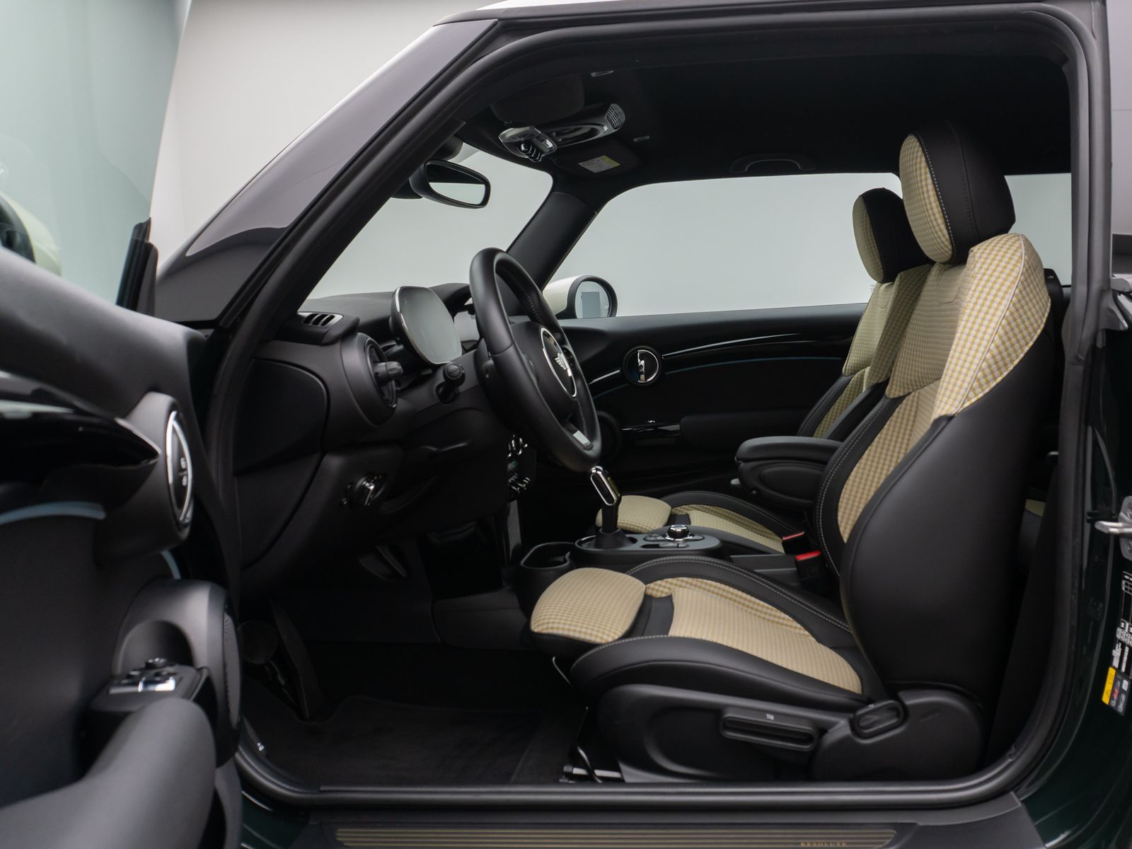 Fahrzeugabbildung MINI COOPER SE Resolute Edition PDC hinten LED Navi