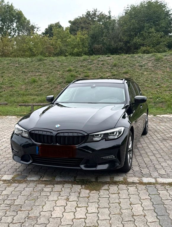Image of BMW 320