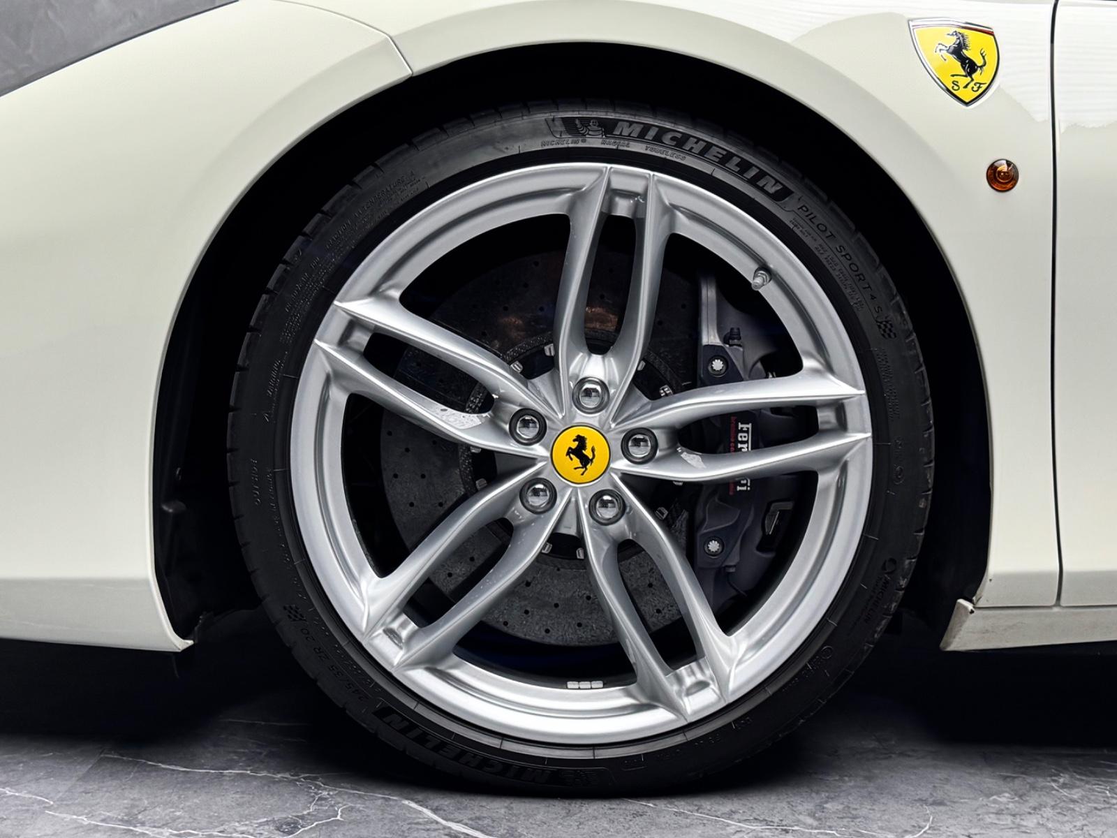 FERRARI 488 GTB CARBON RACING