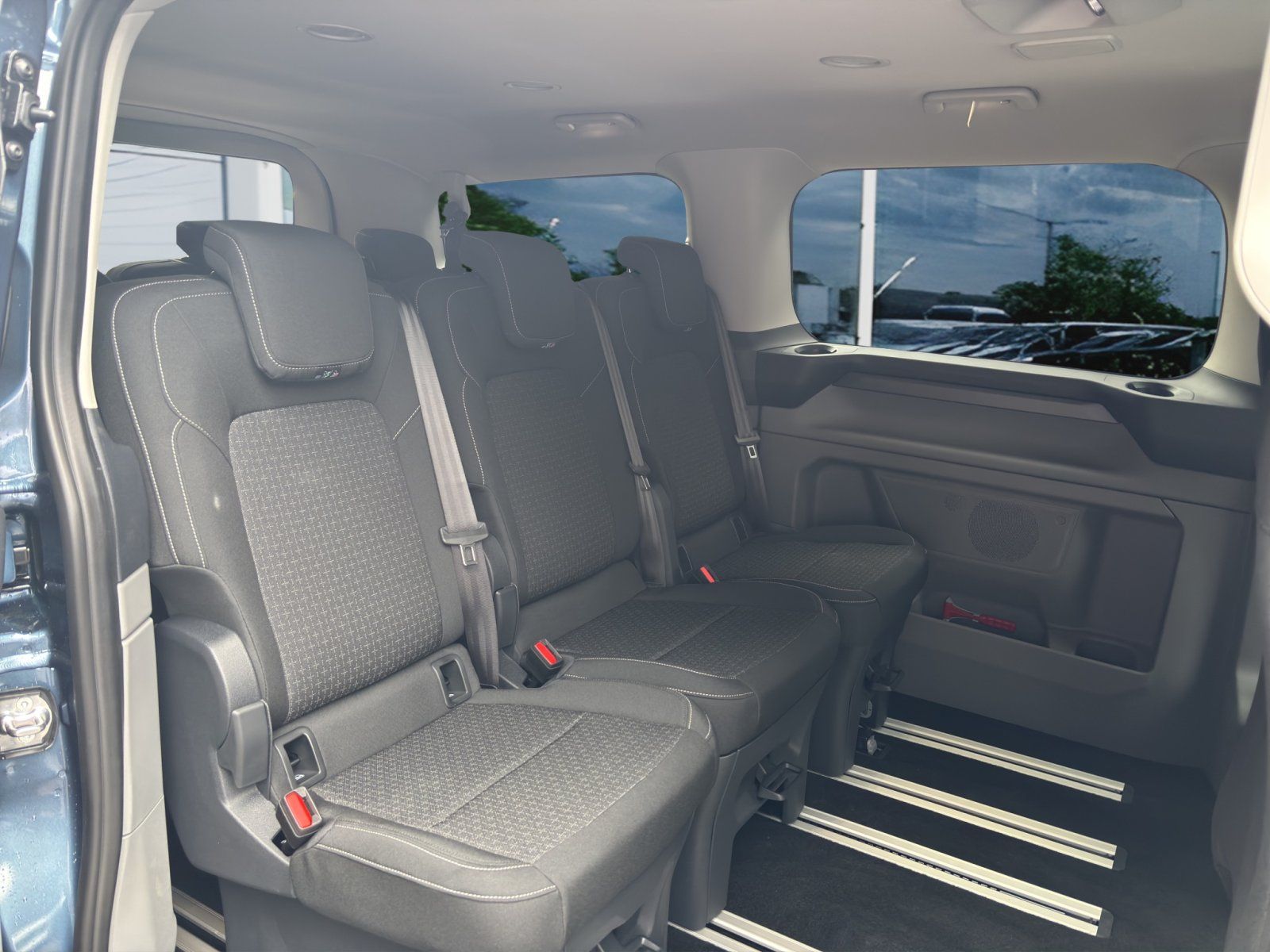 Fahrzeugabbildung Ford Tourneo Custom 2.0 Ecoblue 320 L1 Tourneo Trend