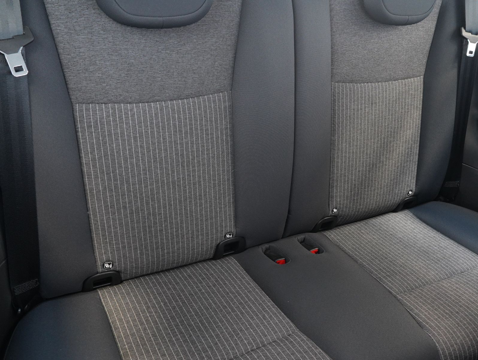 Fahrzeugabbildung Fiat 500e Icon 87KW/42kWh/DC-LADEN/CARPLAY/DAB/SOH