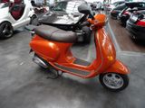 Vespa 125 Piaggio - VESPA ORANGE