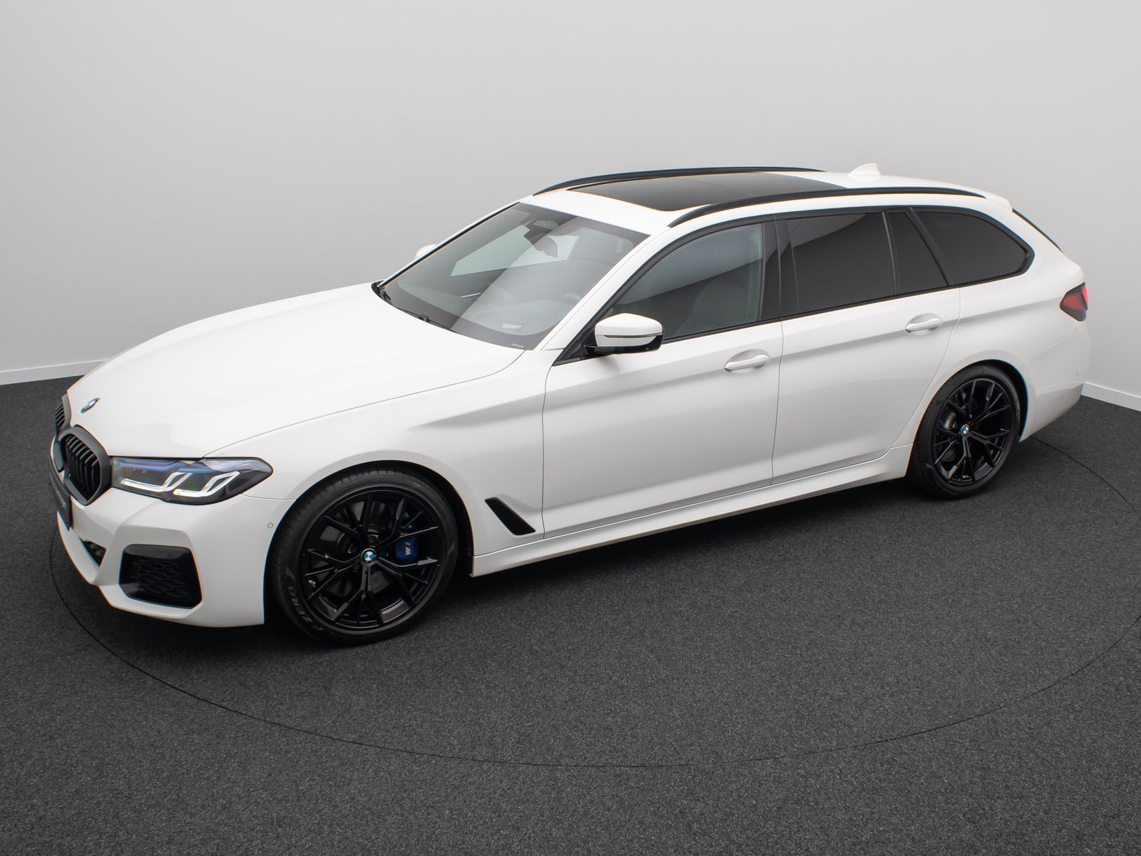 Fahrzeugabbildung BMW 540i xD M Sport 360°Memory DAB AHK Belüftung H/K
