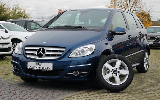 Mercedes-Benz B 180/SHEFT/KLIMA/SHZ/PDC/8FACH/TEILLEDER/BT/