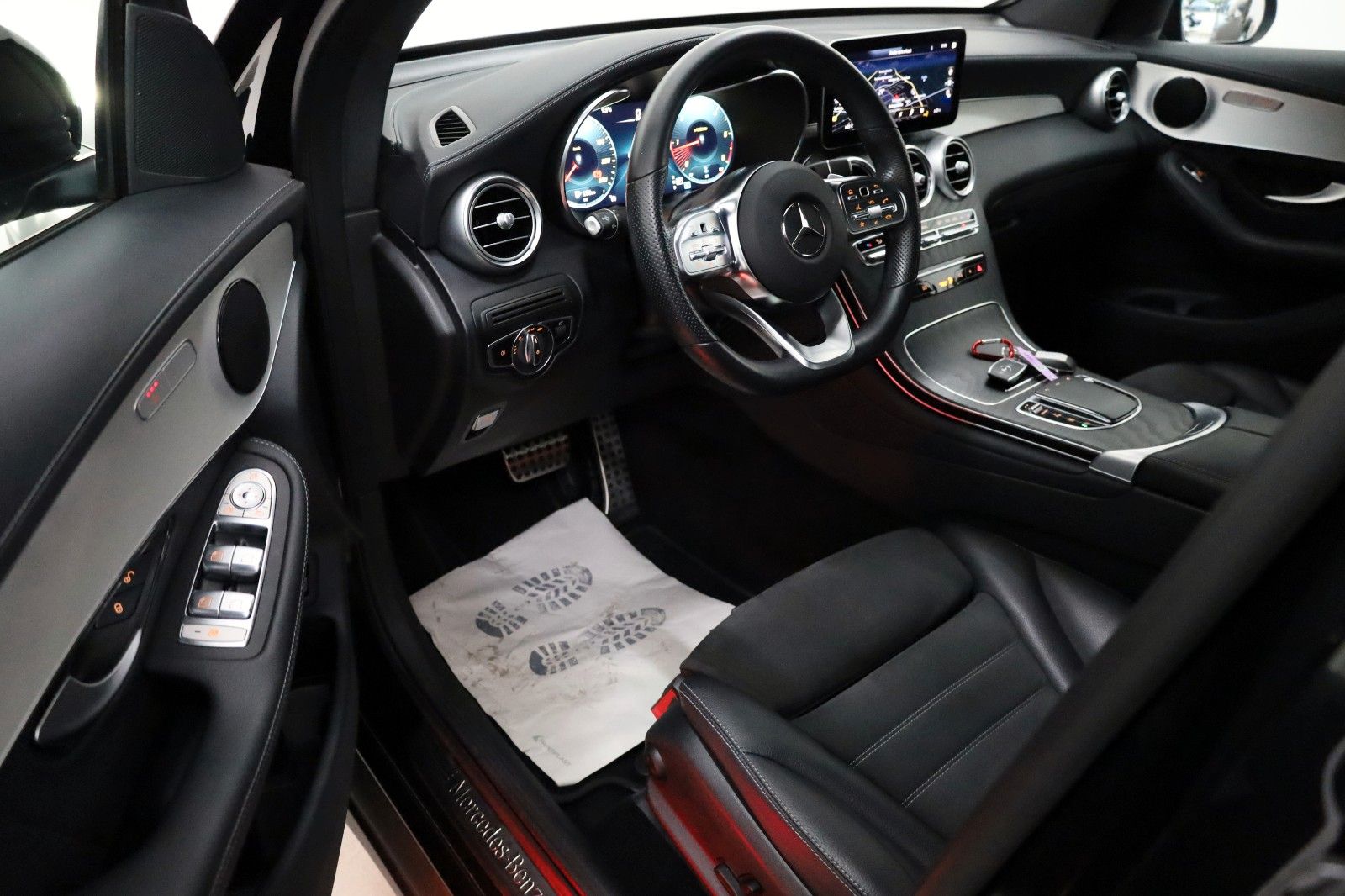 Fahrzeugabbildung Mercedes-Benz GLC 200d Coupe 4M AMG Line Leder,Navi,LED,Kamera