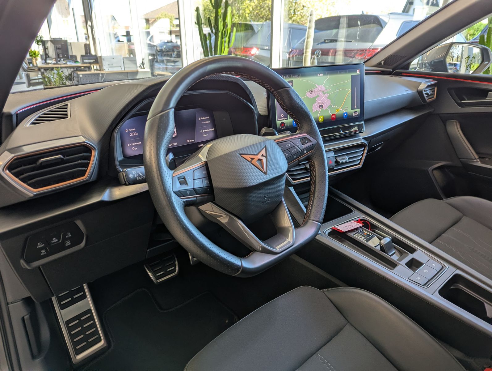 Fahrzeugabbildung CUPRA Leon VZ 2.0 TSI DSG Pano Matrix Beats Memory 19"