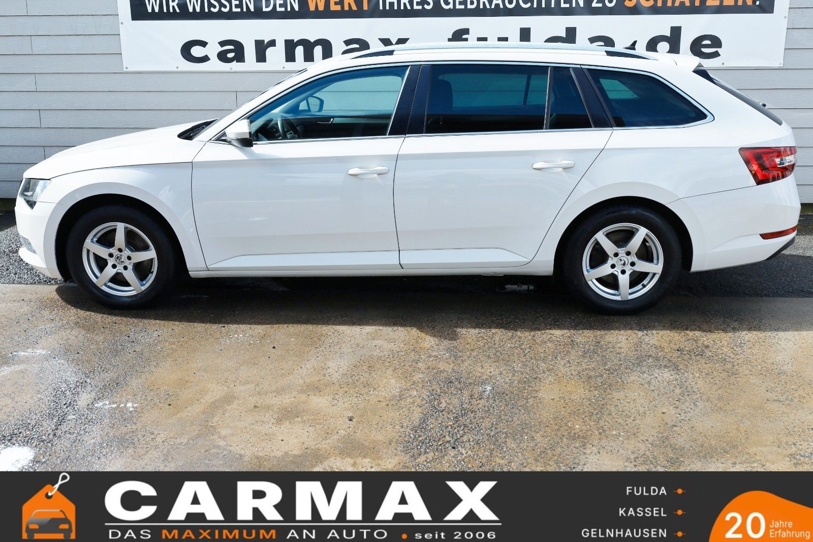 Fahrzeugabbildung SKODA Superb Combi Ambition Navi,Bi-Xenon,Kamera,SR+WR