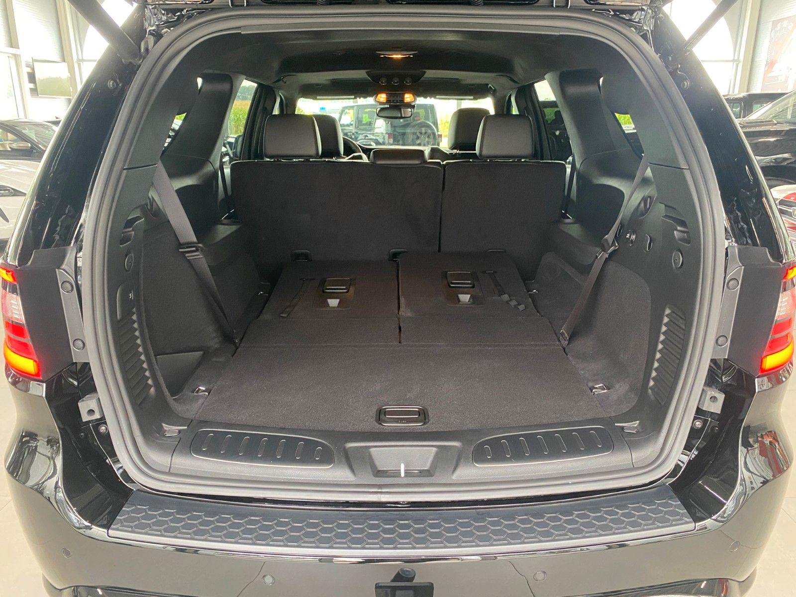 Fahrzeugabbildung Dodge Durango 5,7 HEMI R/T Premium LPG "Blacktop"